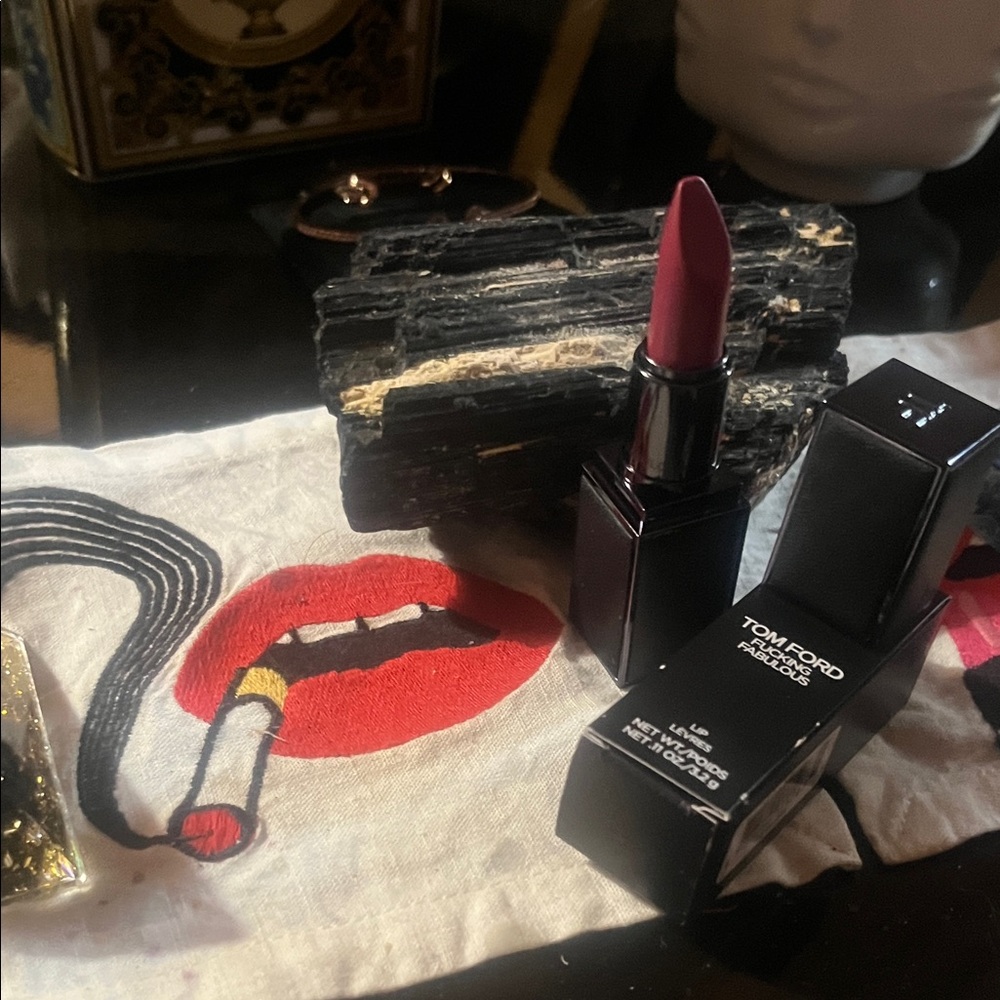 Tom Ford Lipstick fucking Fabulous color F6 Berry